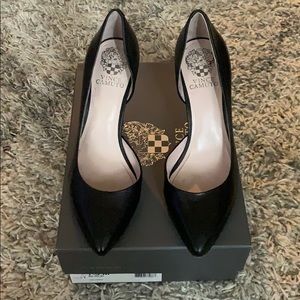 Black leather Vince Camuto pumps size 7.5